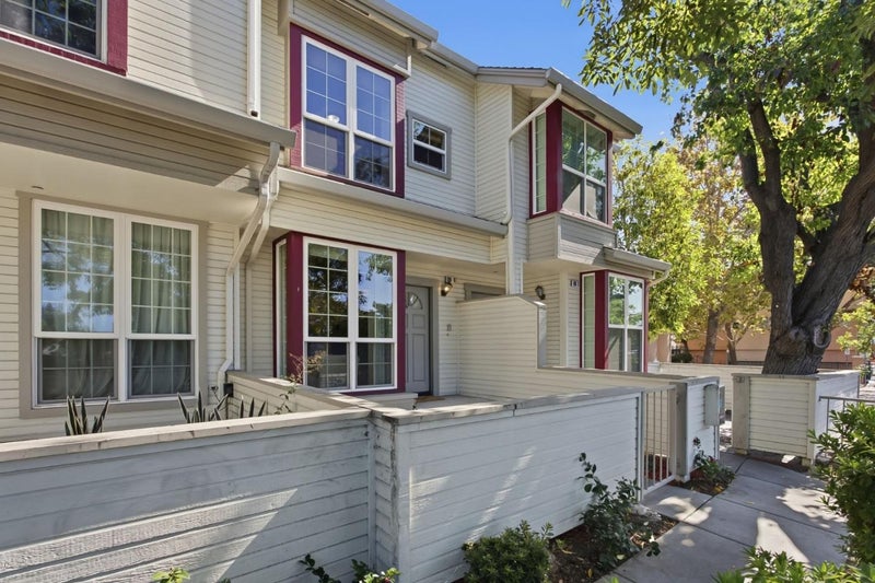 996 Belmont Terrace 10