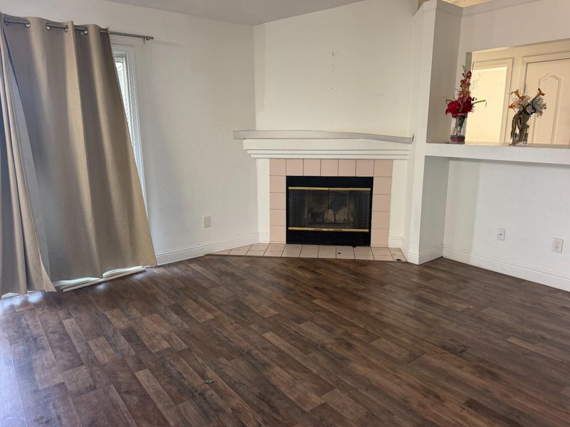 1042 William Moss Boulevard