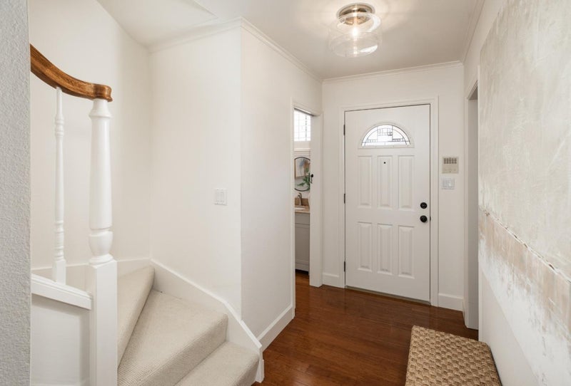 229 East Bellevue Avenue 9