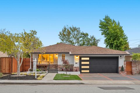 Photo of 2555 Crestmoor Drive, SAN BRUNO, CA 94066 (MLS # ML82021231)