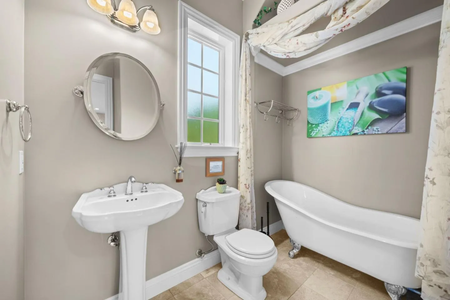 Gilroy, California 95020, United States, 4 Bedrooms Bedrooms, ,4 BathroomsBathrooms,Residential,Active,5023