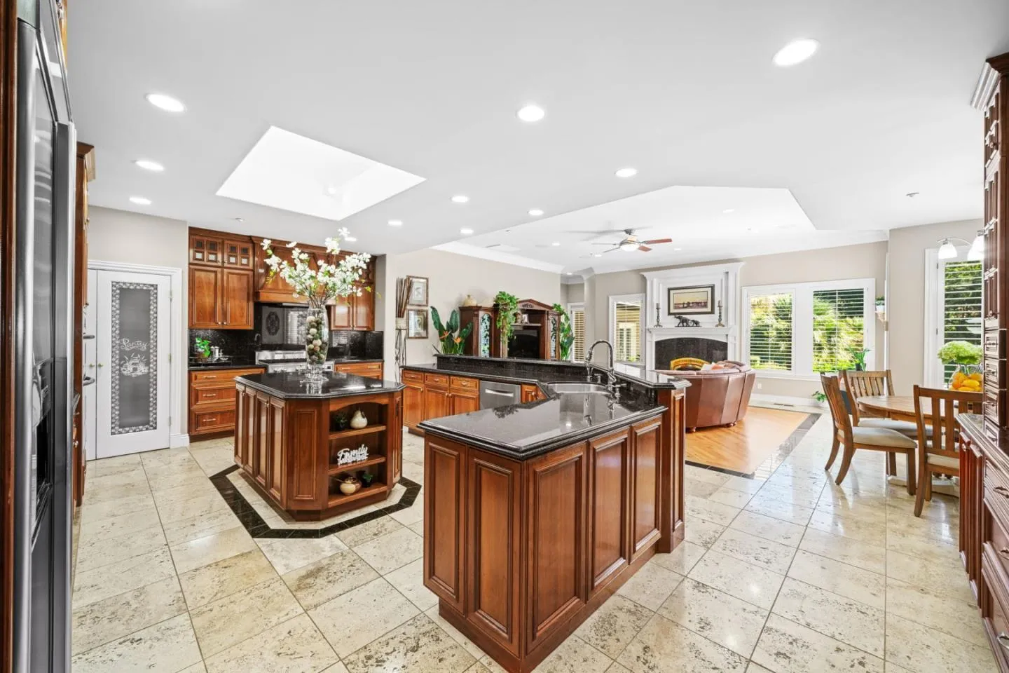 Gilroy, California 95020, United States, 4 Bedrooms Bedrooms, ,4 BathroomsBathrooms,Residential,Active,5023