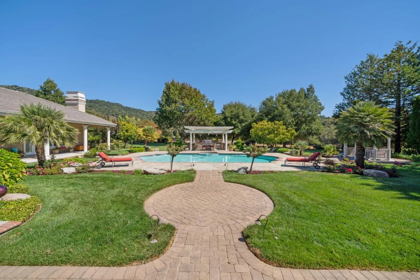 Gilroy, California 95020, United States, 4 Bedrooms Bedrooms, ,4 BathroomsBathrooms,Residential,Active,5023