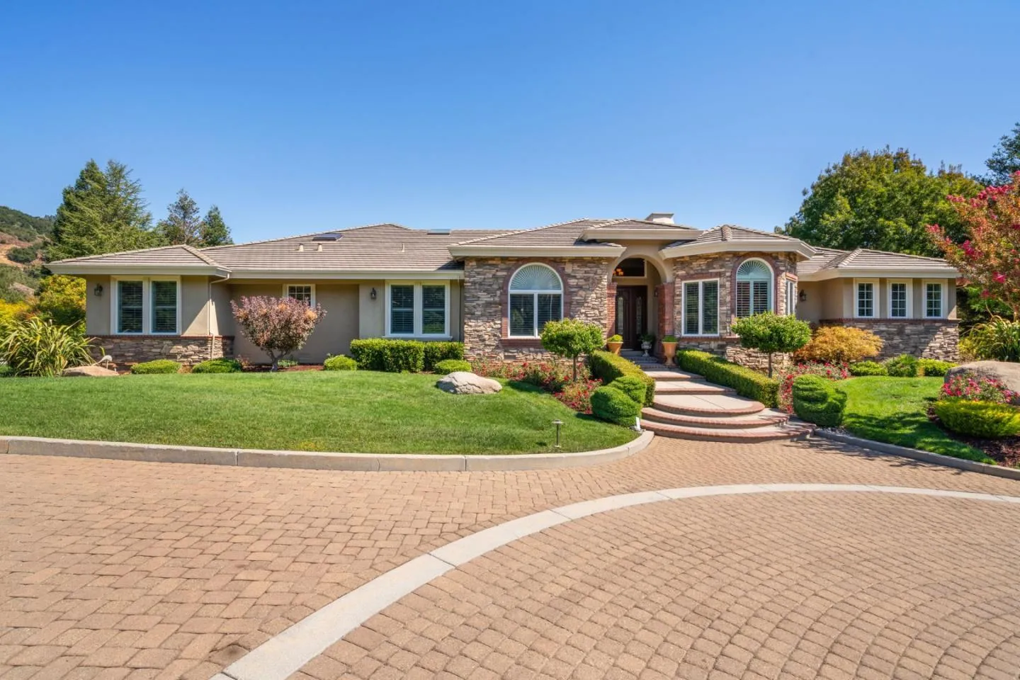 Gilroy, California 95020, United States, 4 Bedrooms Bedrooms, ,4 BathroomsBathrooms,Residential,Active,5023