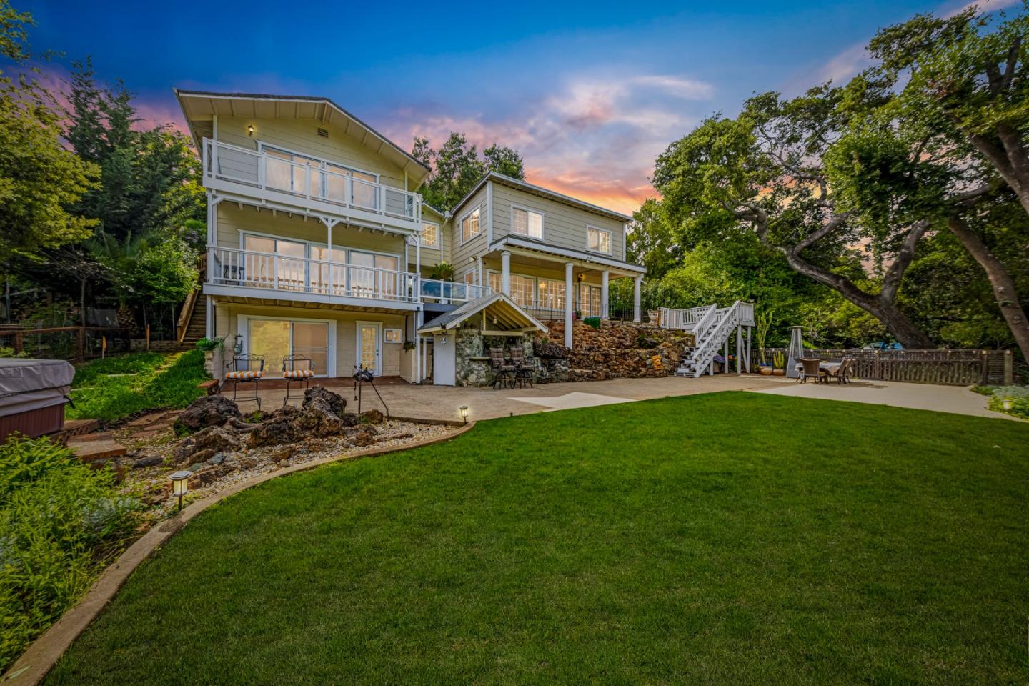 17480 Hoot Owl WAY
