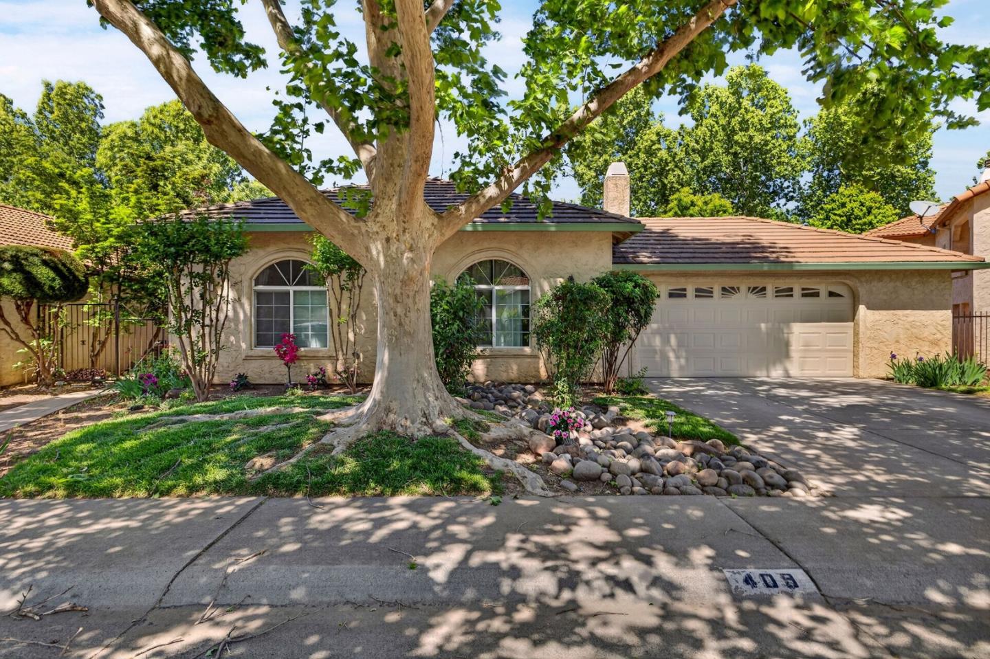 409 Mission Santa Fe Circle