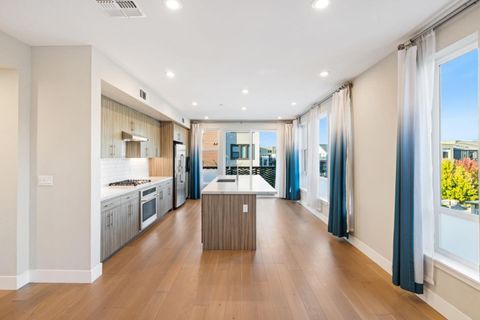 Tiny photo for 45009 Challenge Common #301, FREMONT, CA 94538 (MLS # ML82022816)