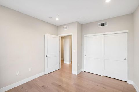 Tiny photo for 45009 Challenge Common #301, FREMONT, CA 94538 (MLS # ML82022816)