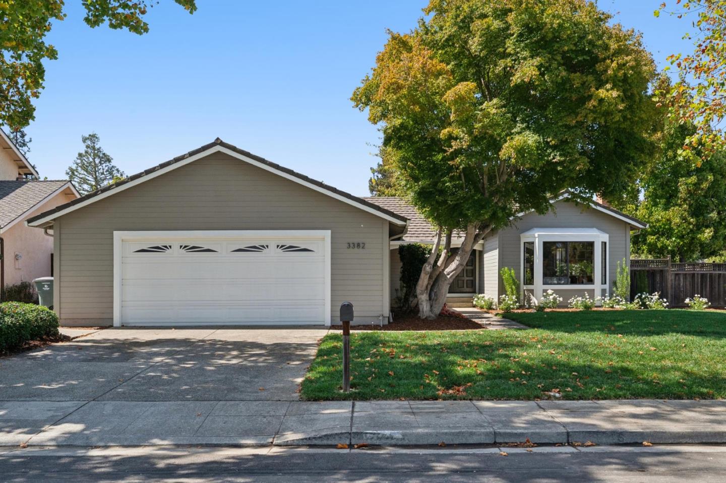 3382 Kenzo Court