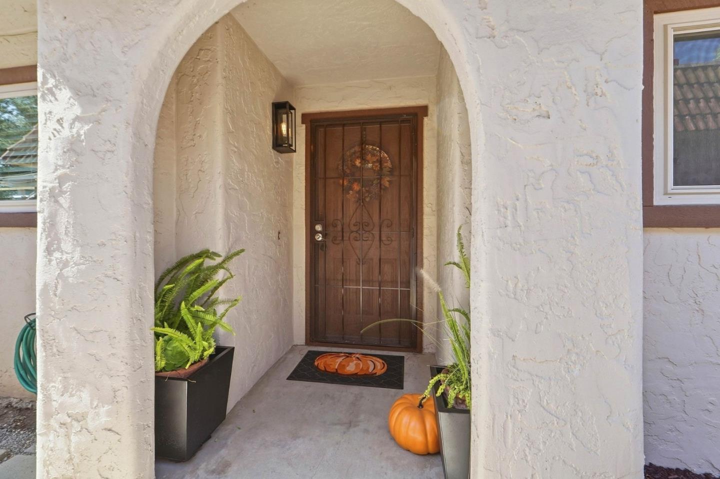 100 Villa Pacheco Court