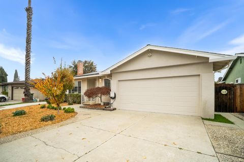 Tiny photo for 184 Sun Blossom Drive, SAN JOSE, CA 95123 (MLS # ML82026351)