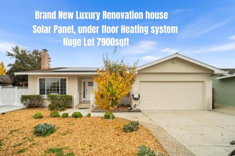 Photo of 184 Sun Blossom Drive, SAN JOSE, CA 95123 (MLS # ML82026351)