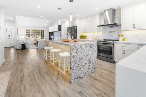 Tiny photo for 184 Sun Blossom Drive, SAN JOSE, CA 95123 (MLS # ML82026351)