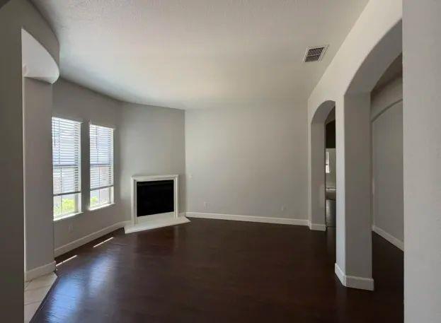 1275 Hillwood Loop