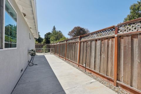 Tiny photo for 1120 Alberni Street, East Palo Alto, CA 94303 (MLS # ML82031583)