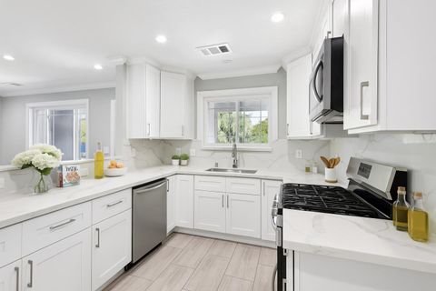 Tiny photo for 1120 Alberni Street, East Palo Alto, CA 94303 (MLS # ML82031583)