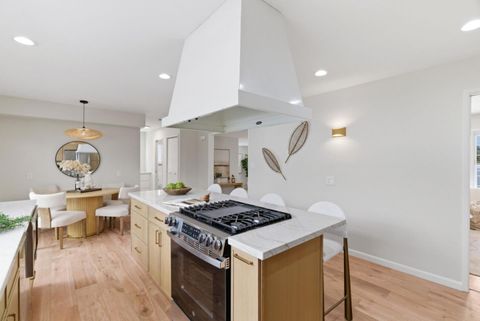 Tiny photo for 972 Emerald Way, San Jose, CA 95117 (MLS # ML82039581)