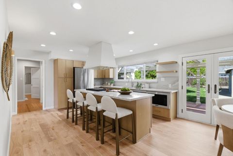 Tiny photo for 972 Emerald Way, San Jose, CA 95117 (MLS # ML82039581)