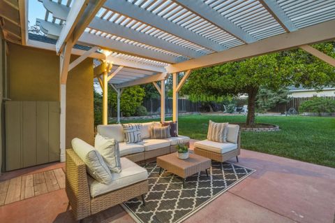 Tiny photo for 972 Emerald Way, San Jose, CA 95117 (MLS # ML82039581)