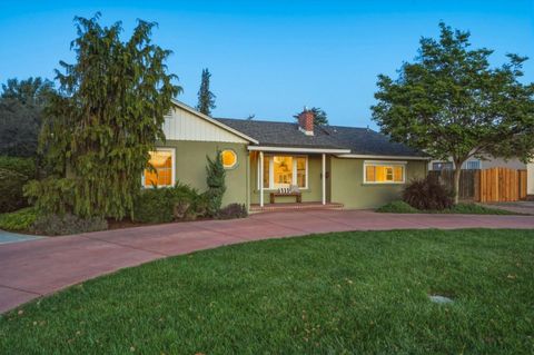 Tiny photo for 972 Emerald Way, San Jose, CA 95117 (MLS # ML82039581)