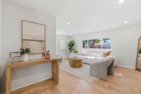 Tiny photo for 972 Emerald Way, San Jose, CA 95117 (MLS # ML82039581)