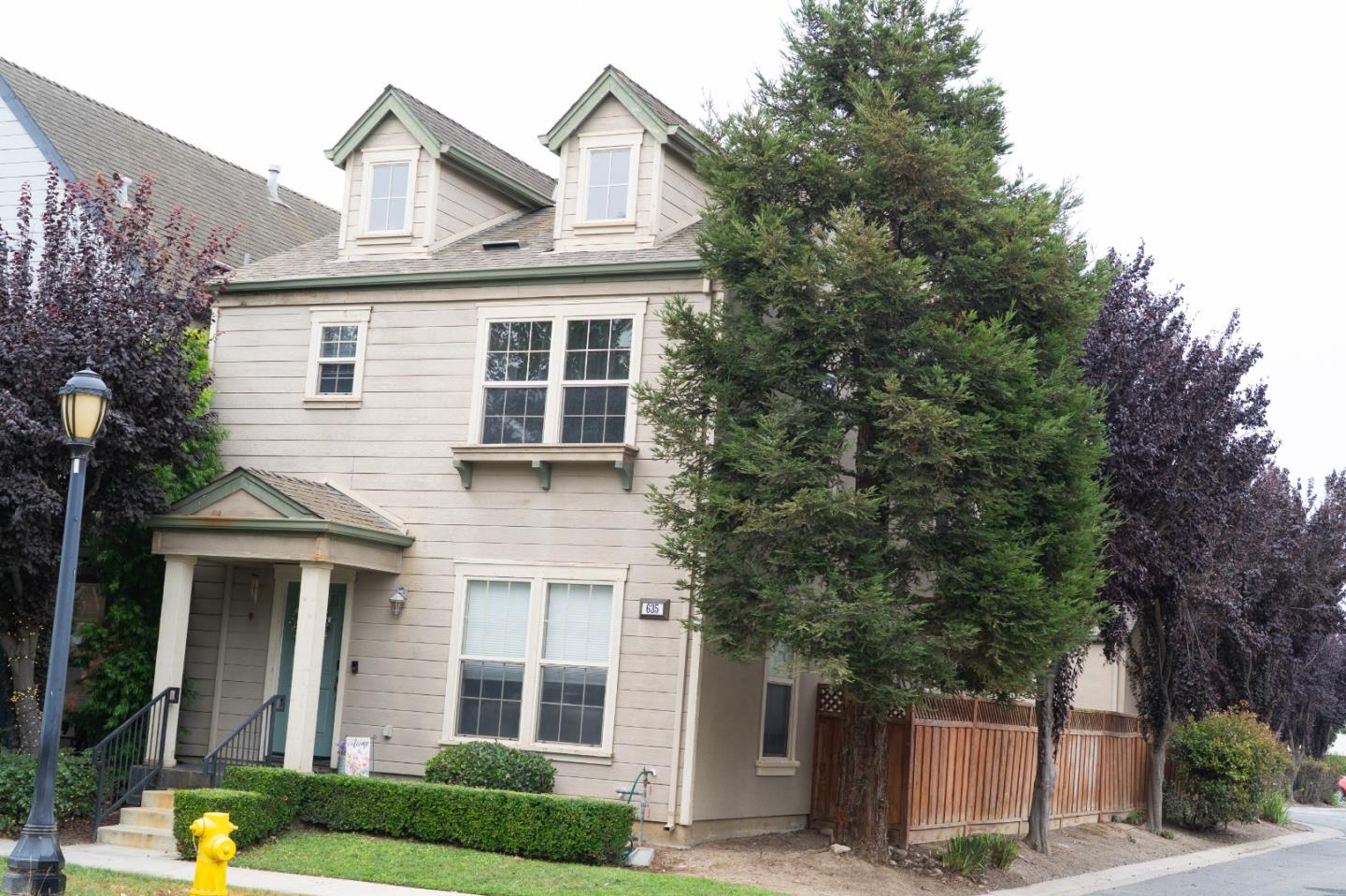 635 Sherwood Avenue