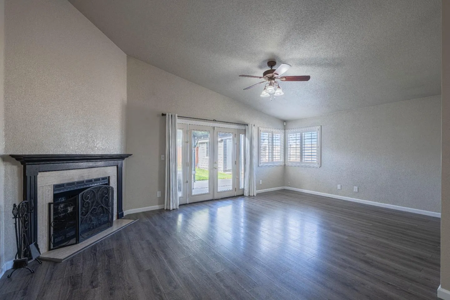 Salinas, California 93907, United States, 3 Bedrooms Bedrooms, ,2 BathroomsBathrooms,Residential,Active,99325