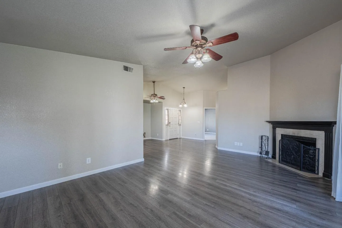 Salinas, California 93907, United States, 3 Bedrooms Bedrooms, ,2 BathroomsBathrooms,Residential,Active,99325