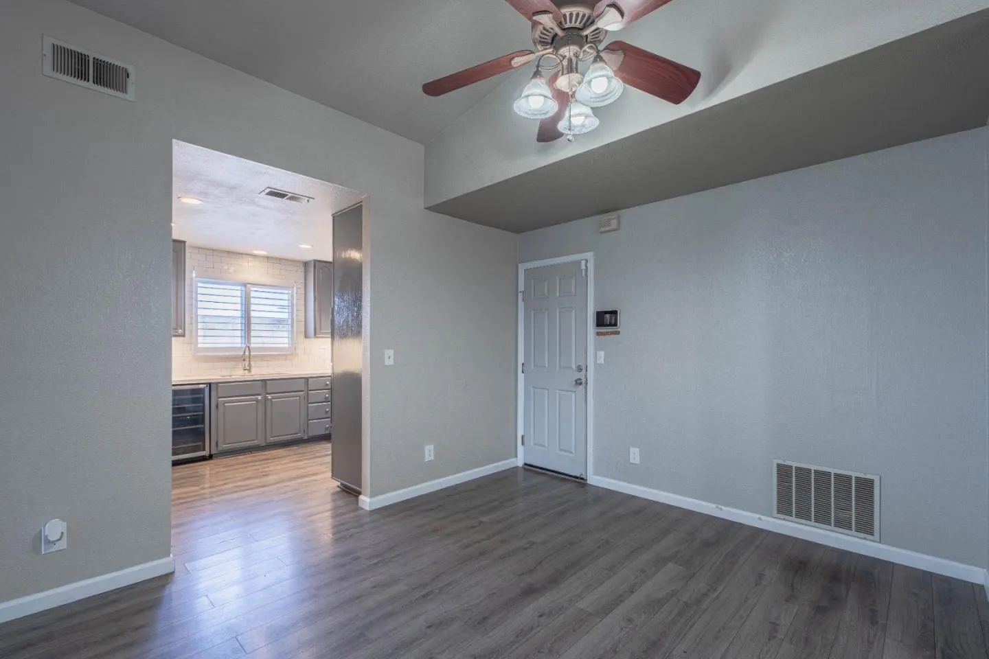 Salinas, California 93907, United States, 3 Bedrooms Bedrooms, ,2 BathroomsBathrooms,Residential,Active,99325