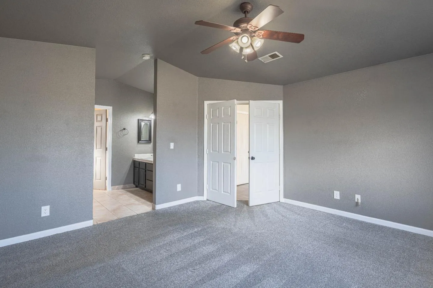 Salinas, California 93907, United States, 3 Bedrooms Bedrooms, ,2 BathroomsBathrooms,Residential,Active,99325