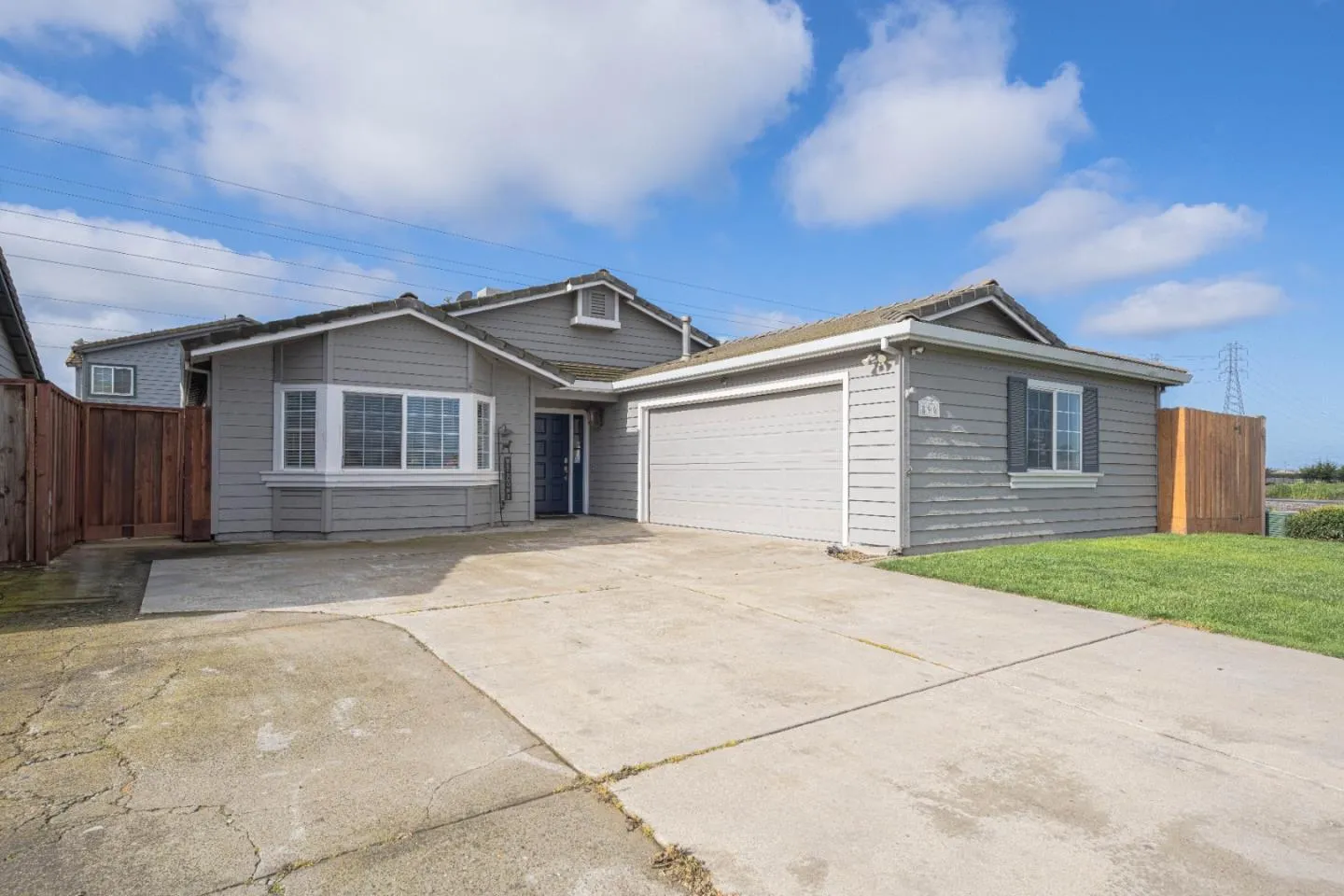 Salinas, California 93907, United States, 3 Bedrooms Bedrooms, ,2 BathroomsBathrooms,Residential,Active,99325