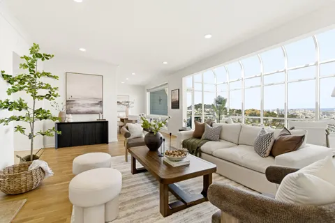 601 Corbett Avenue, San Francisco, CA 94114 - #: ML82043347