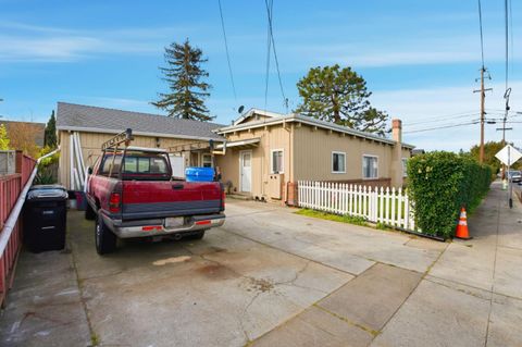 Tiny photo for 344 Buckeye Street, REDWOOD CITY, CA 94063 (MLS # ML82034245)