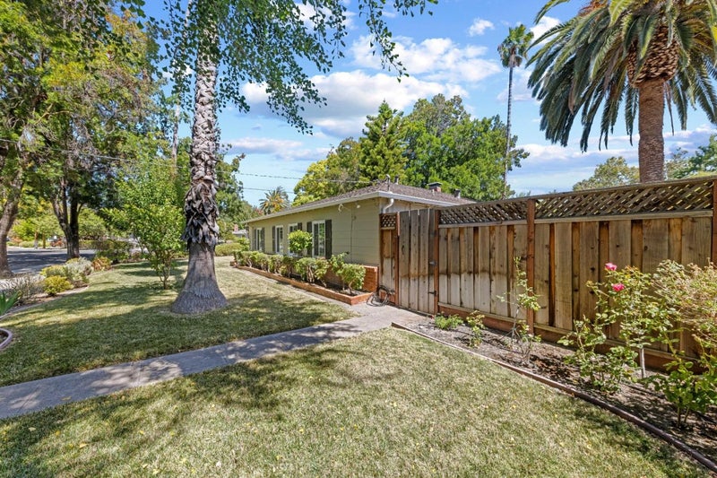 905 El Rio Drive