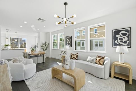 Photo of 2039 Colony Street, MOUNTAIN VIEW, CA 94043 (MLS # ML82031121)