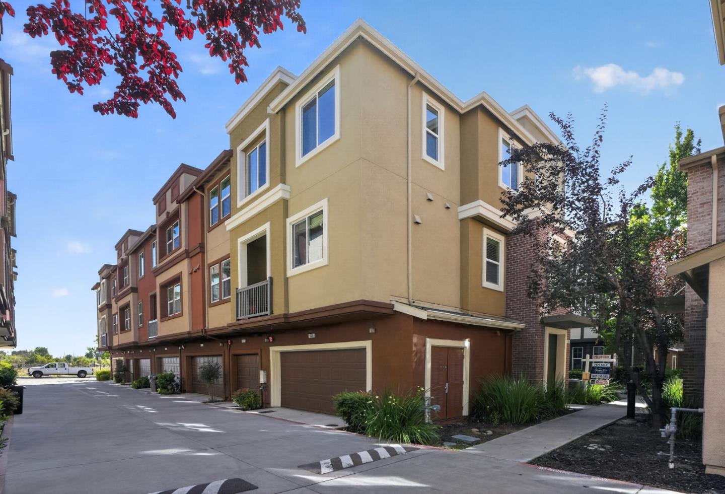 1339 Lee Place