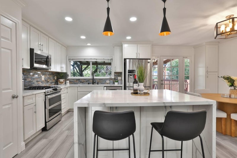 1619 Hallbrook Drive