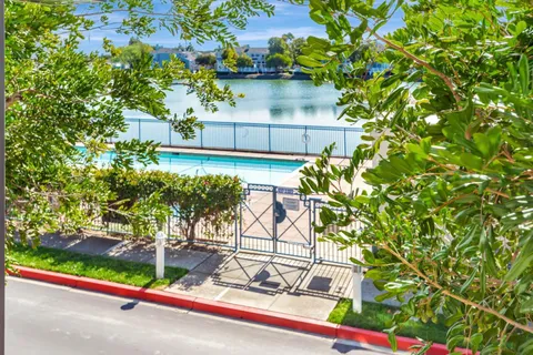 701 Baltic Circle Unit 723, Redwood City, CA 94065 - #: ML81998686
