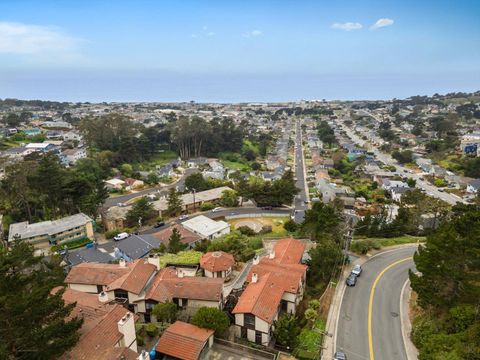 Tiny photo for 504 Monterey Road #14 - L, PACIFICA, CA 94044 (MLS # ML82040956)