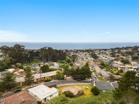 Tiny photo for 504 Monterey Road #14 - L, PACIFICA, CA 94044 (MLS # ML82040956)