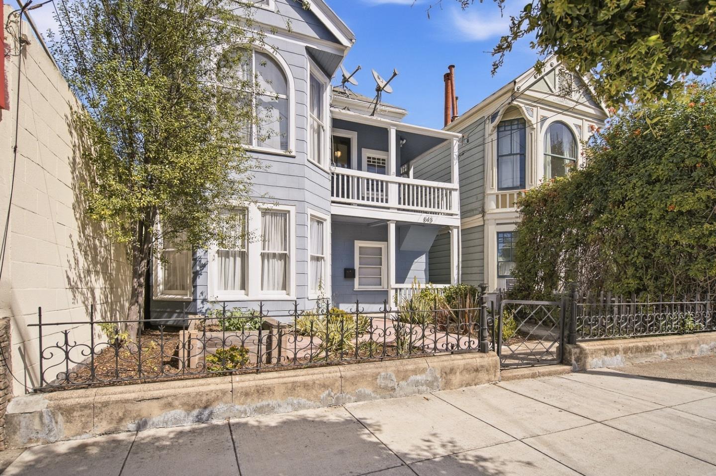 843 Santa Clara Avenue