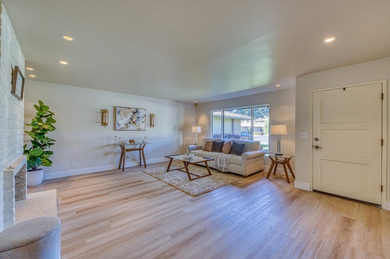 330 Woodside Drive 114