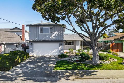 Photo of 587 Cambridge Drive, SANTA CLARA, CA 95051 (MLS # ML82037203)