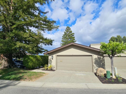 Photo of 132 Altura Vista, LOS GATOS, CA 95032 (MLS # ML82046982)
