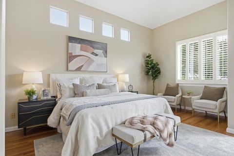 Tiny photo for 852 Lakeshore Drive, REDWOOD CITY, CA 94065 (MLS # ML82032255)