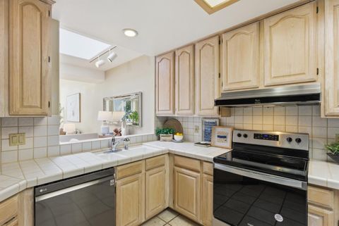 Tiny photo for 852 Lakeshore Drive, REDWOOD CITY, CA 94065 (MLS # ML82032255)