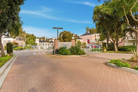 Tiny photo for 852 Lakeshore Drive, REDWOOD CITY, CA 94065 (MLS # ML82032255)