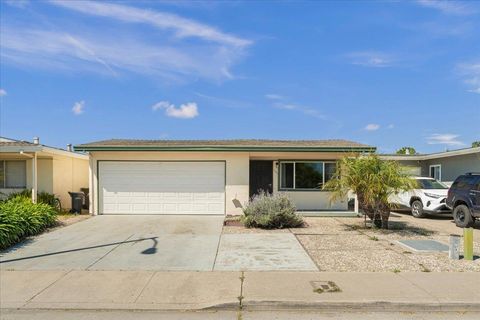 Photo of 583 Bridge Street, WATSONVILLE, CA 95076 (MLS # ML82040013)