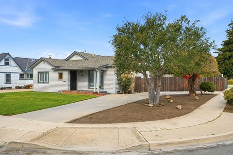Photo of 333 Hawthorne Street, Salinas, CA 93901 (MLS # ML82033223)