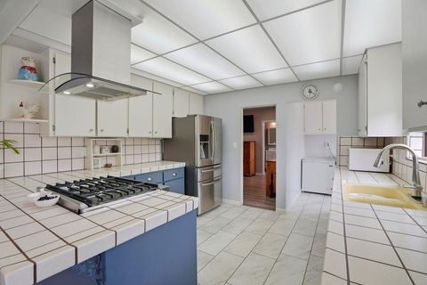 Tiny photo for 333 Hawthorne Street, Salinas, CA 93901 (MLS # ML82033223)